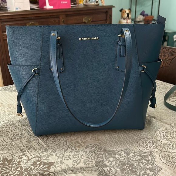 Michael Kors Handbags - Micheal Kors purse